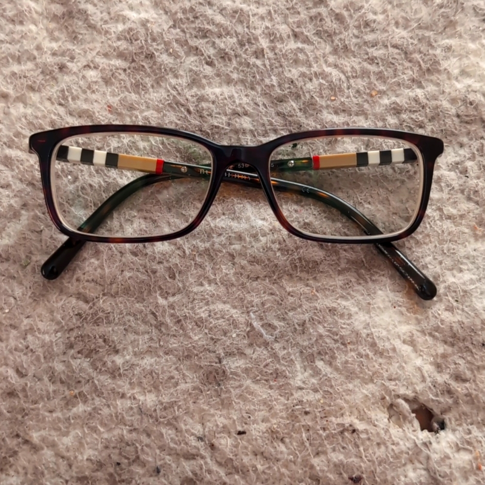 COPY - Burberry glasses